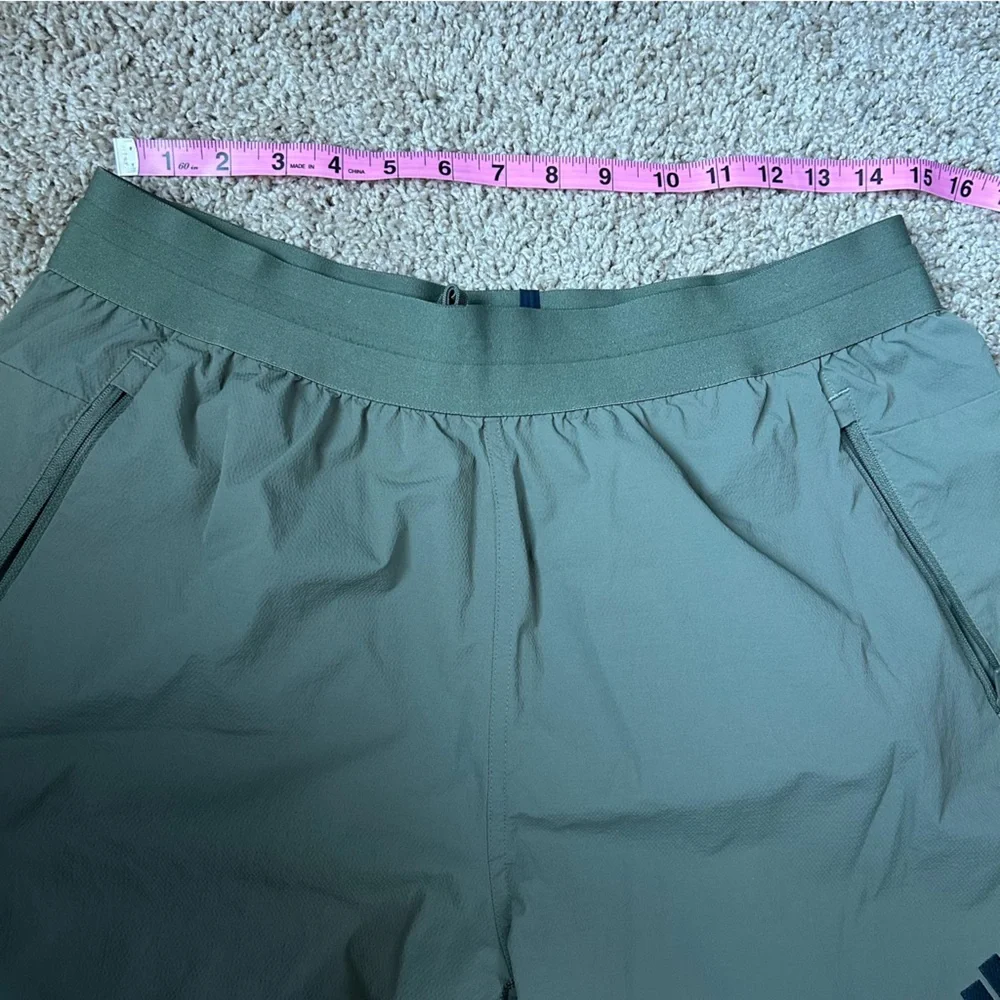 Adidas Men's Green Performance Shorts Size Large |B69